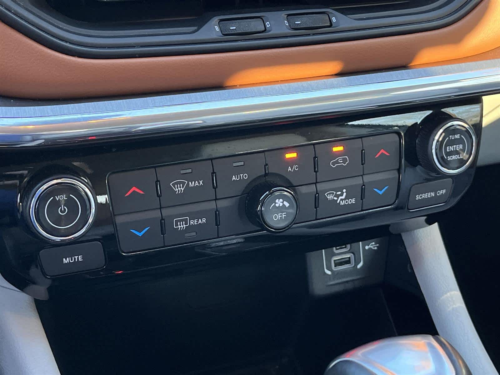 Thumbnail: 2022 Jeep Compass - 23