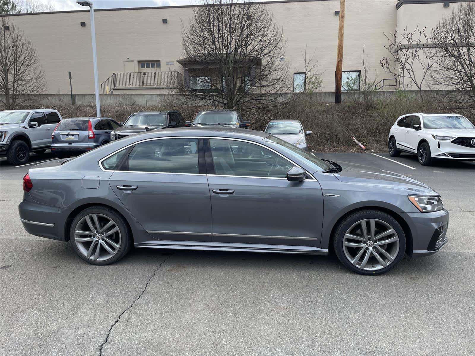 Thumbnail: 2017 Volkswagen Passat - 6