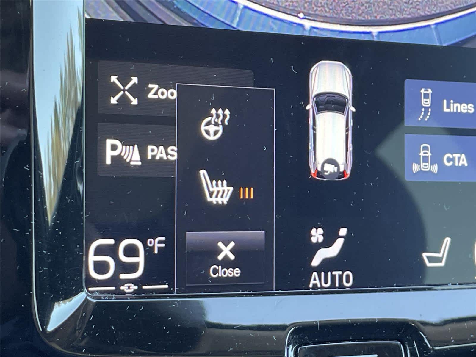 Thumbnail: 2019 Volvo XC60 - 25