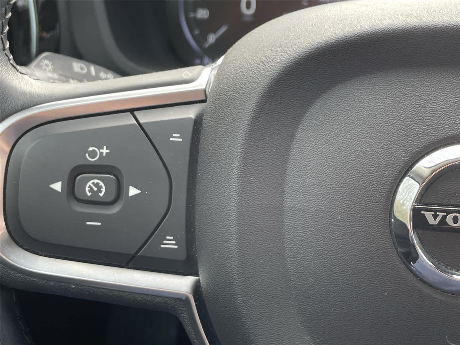 Thumbnail: 2019 Volvo XC60 - 21