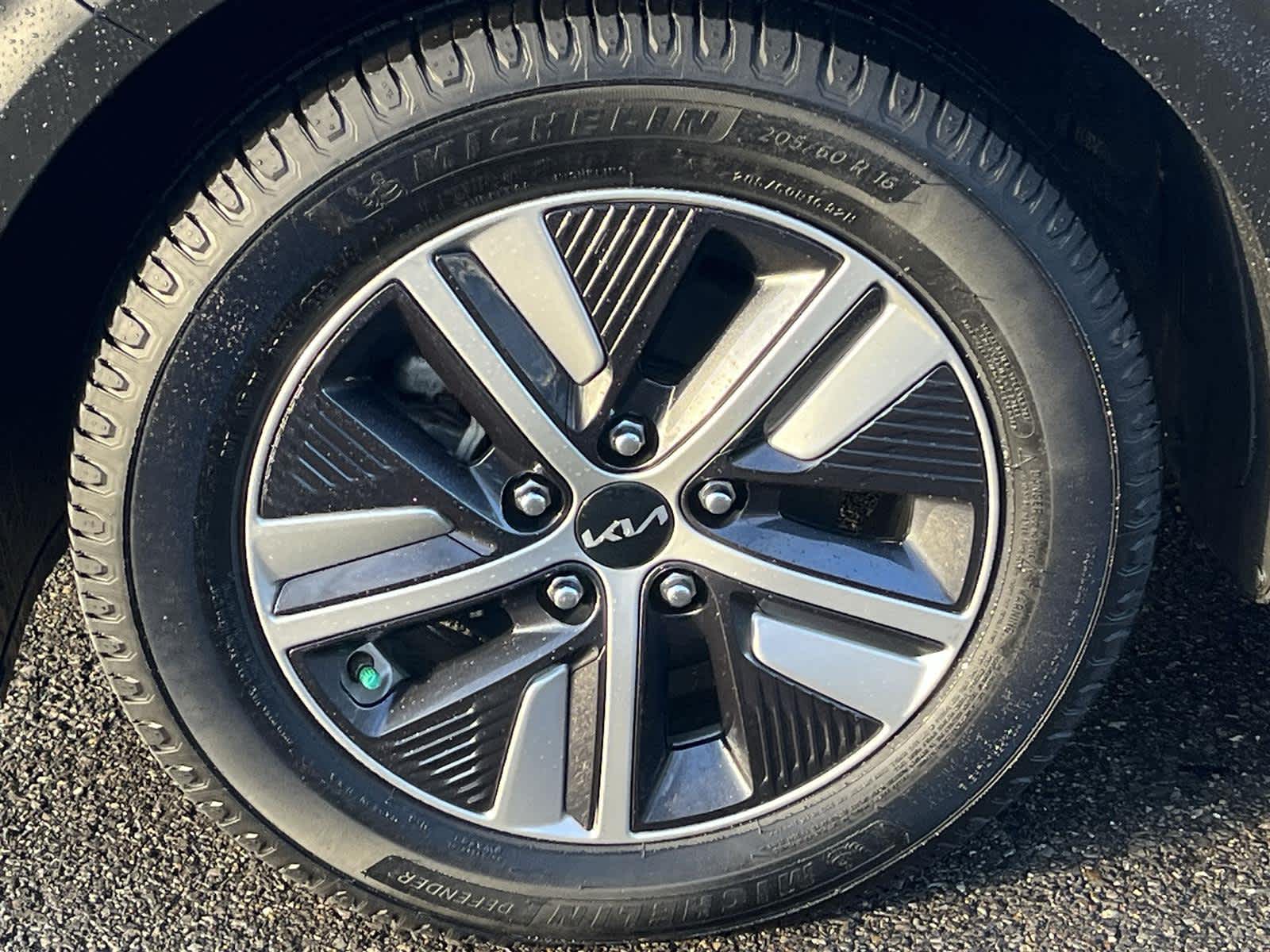 Thumbnail: 2022 Kia Niro - 10