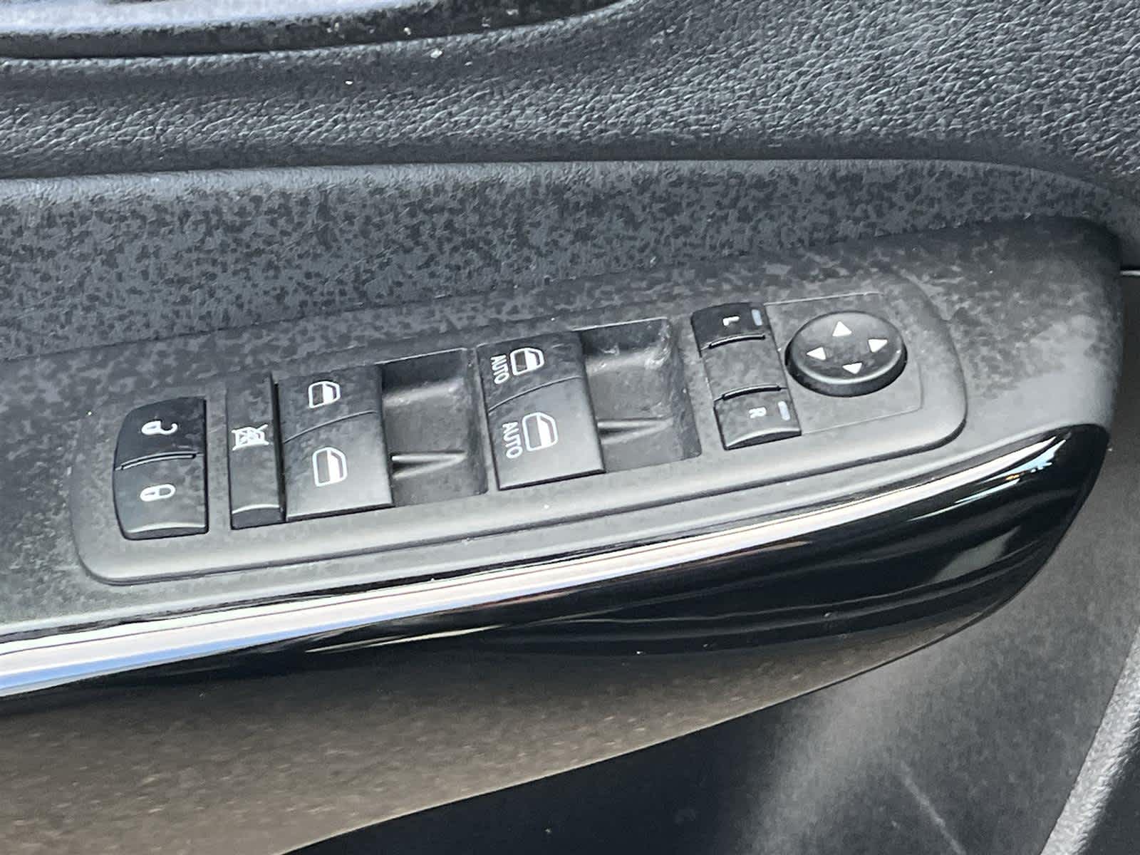 Thumbnail: 2023 Jeep Cherokee - 26