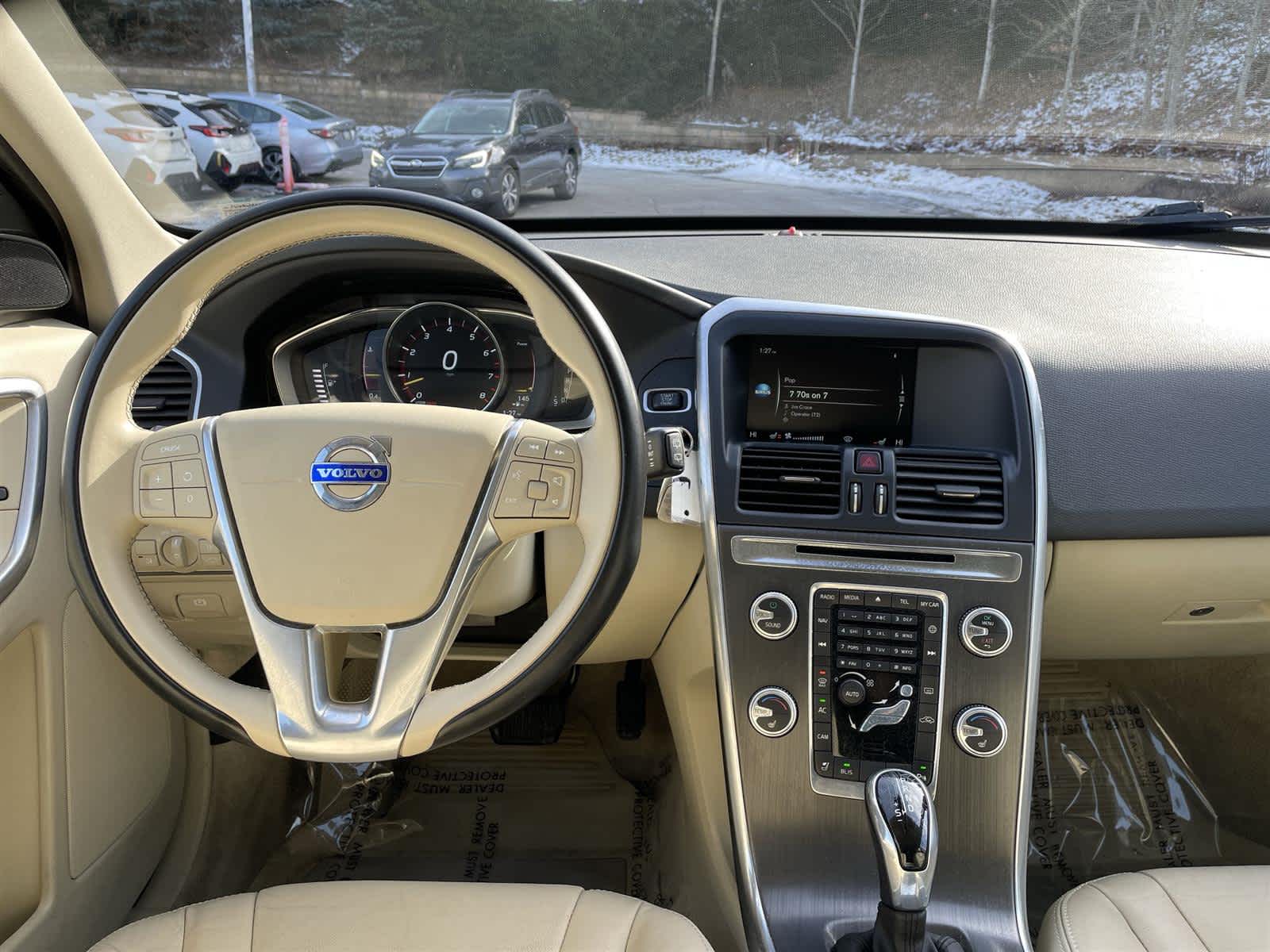 Thumbnail: 2016 Volvo XC60 - 19