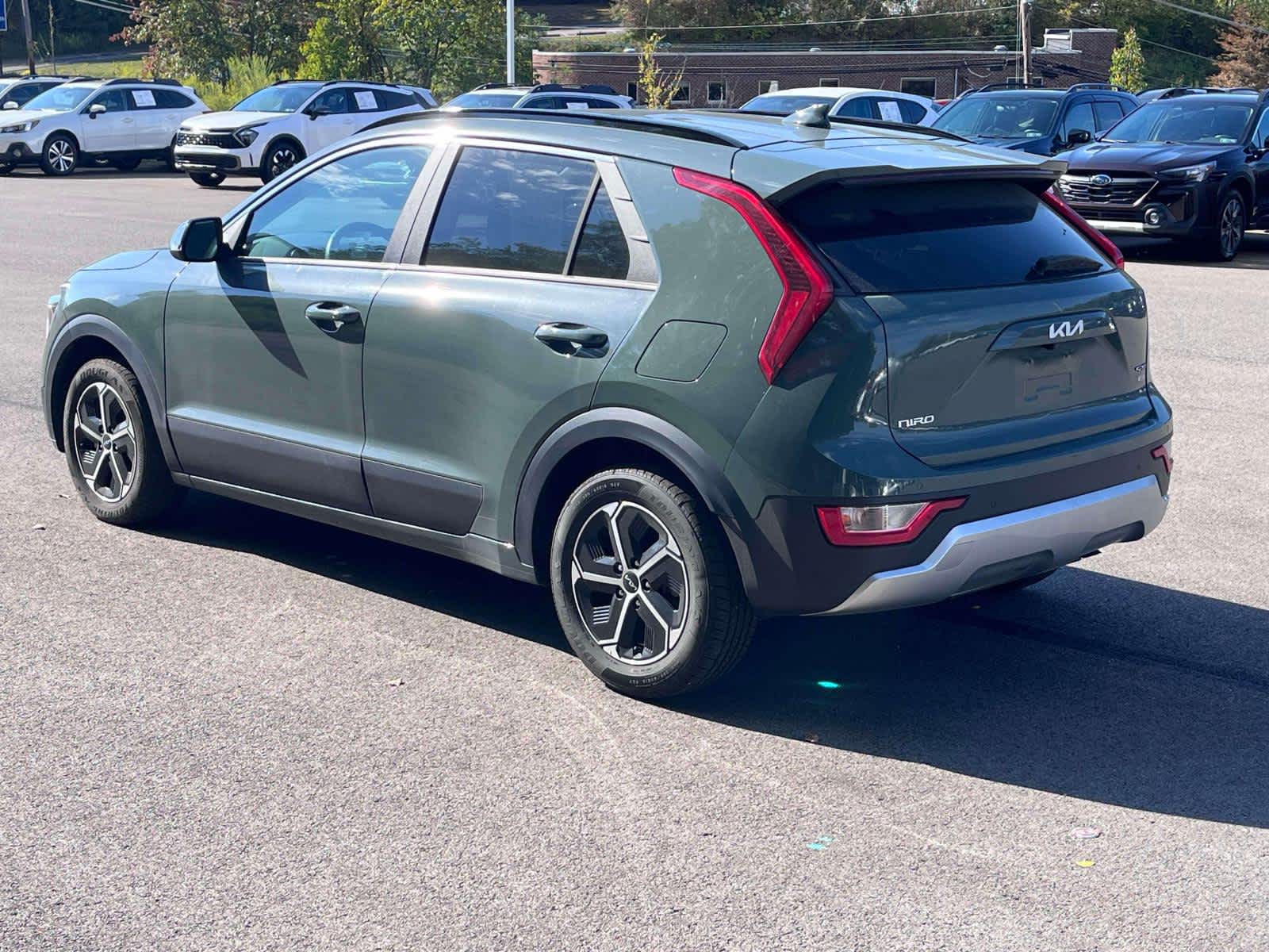 Thumbnail: 2023 Kia Niro - 3