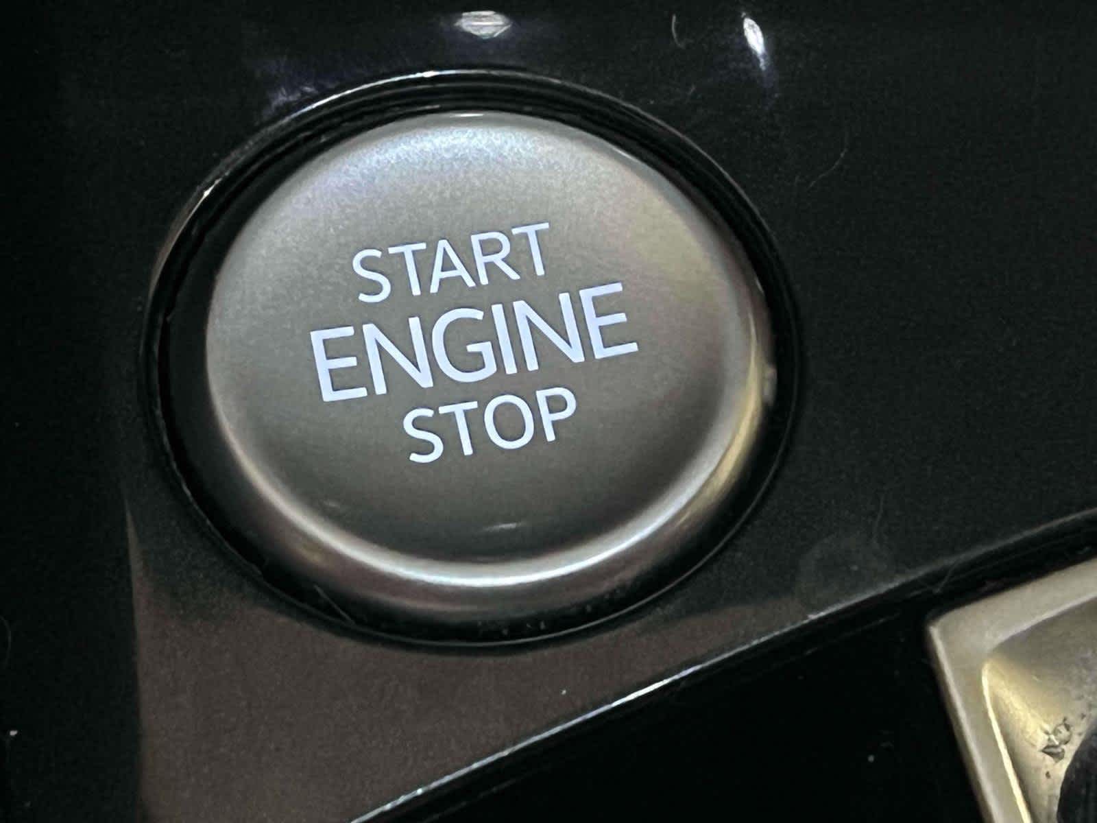 Thumbnail: 2022 Volkswagen Tiguan - 15