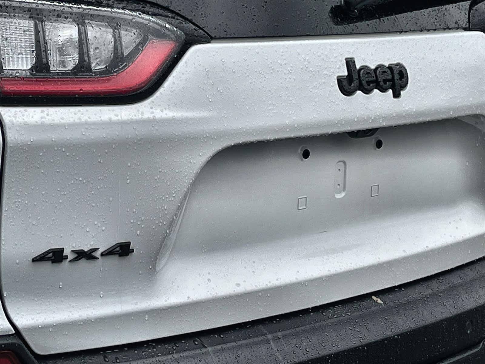 Thumbnail: 2023 Jeep Cherokee - 10