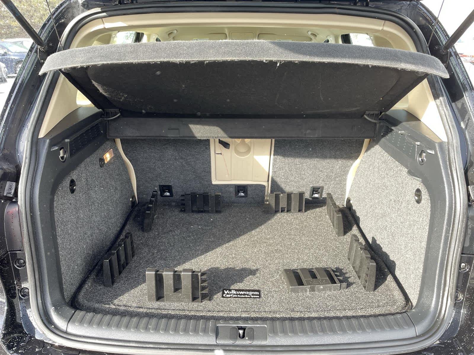 Thumbnail: 2017 Volkswagen Tiguan - 16