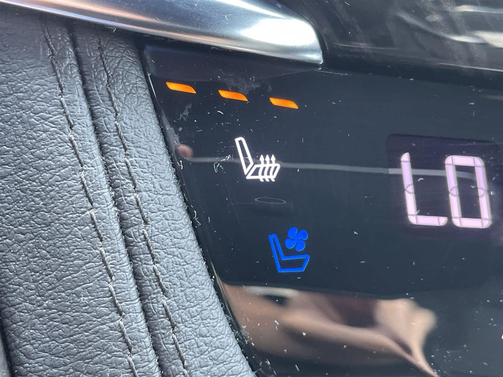 Thumbnail: 2020 Cadillac XT6 - 26