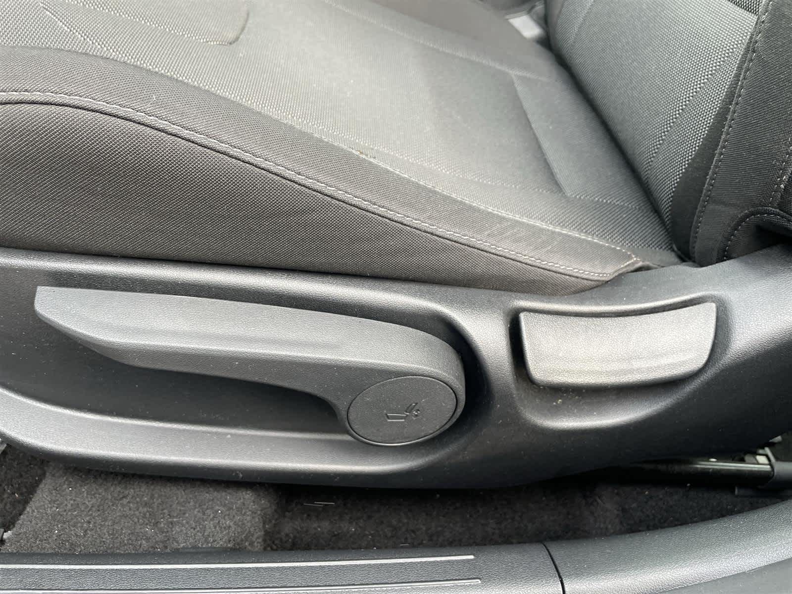 Thumbnail: 2023 Hyundai Elantra - 13