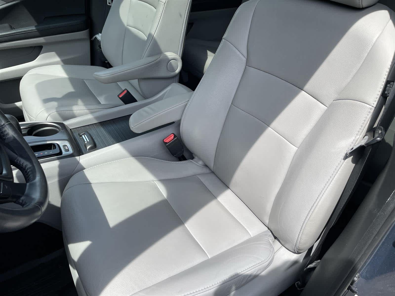Thumbnail: 2018 Honda Pilot - 12