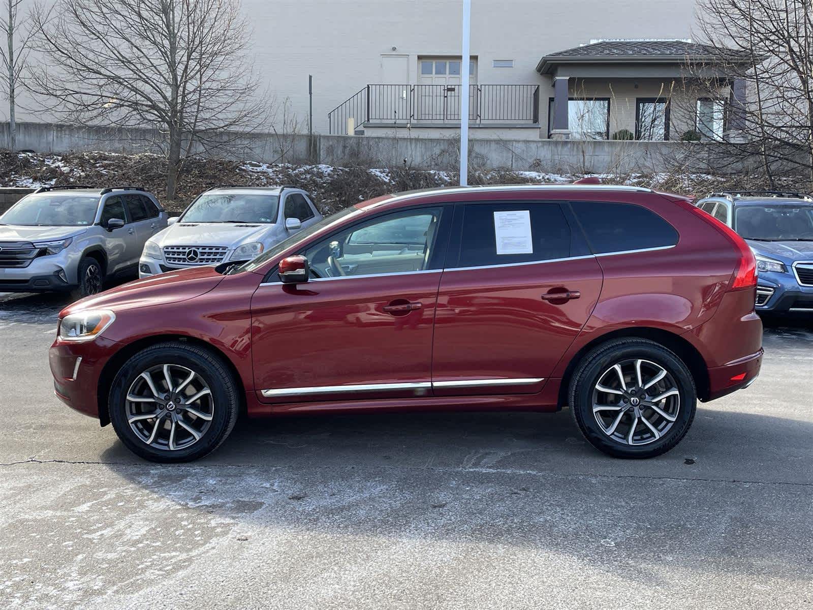 Thumbnail: 2016 Volvo XC60 - 2