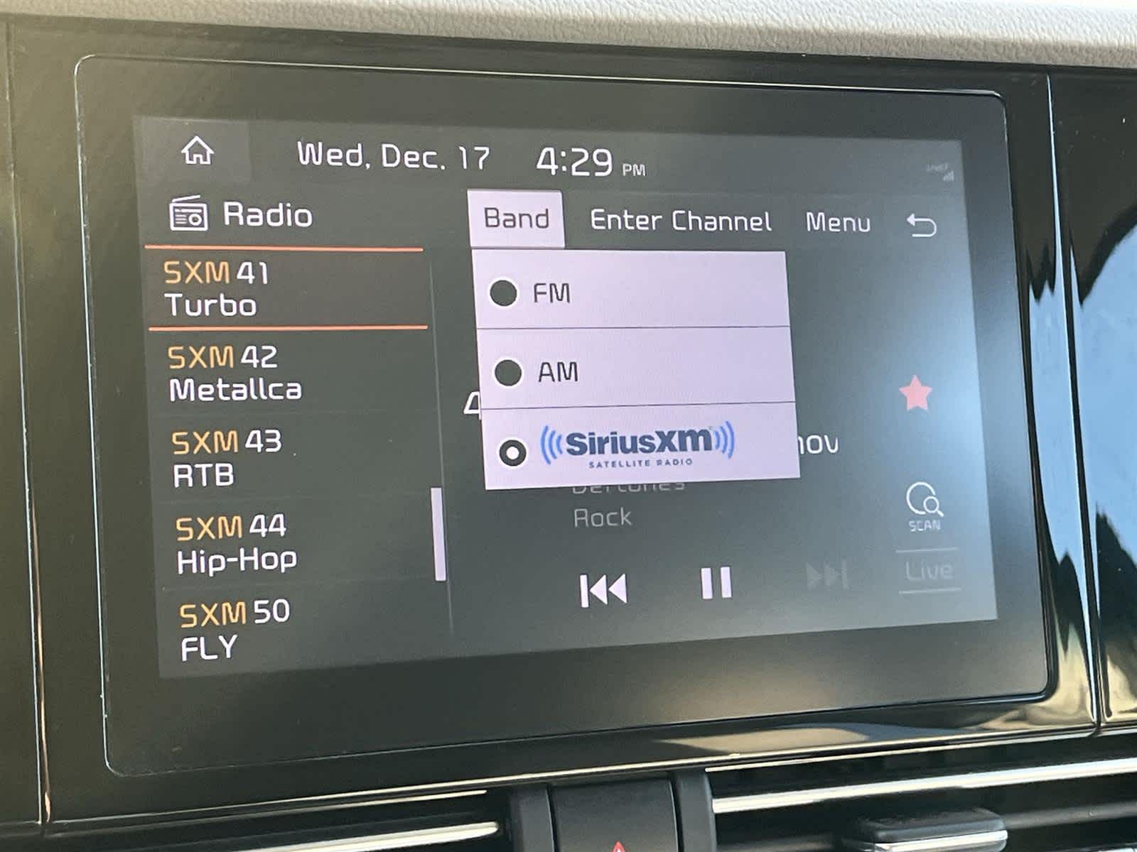 Thumbnail: 2022 Kia Niro - 17