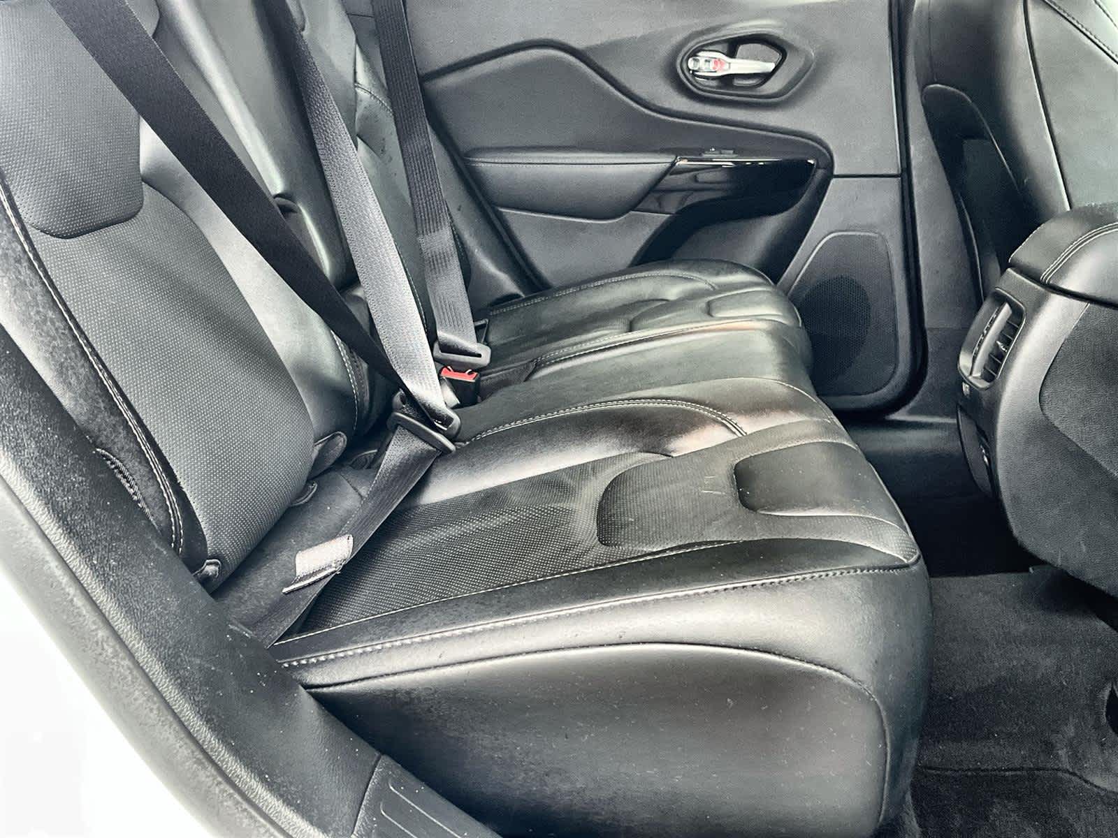 Thumbnail: 2023 Jeep Cherokee - 16