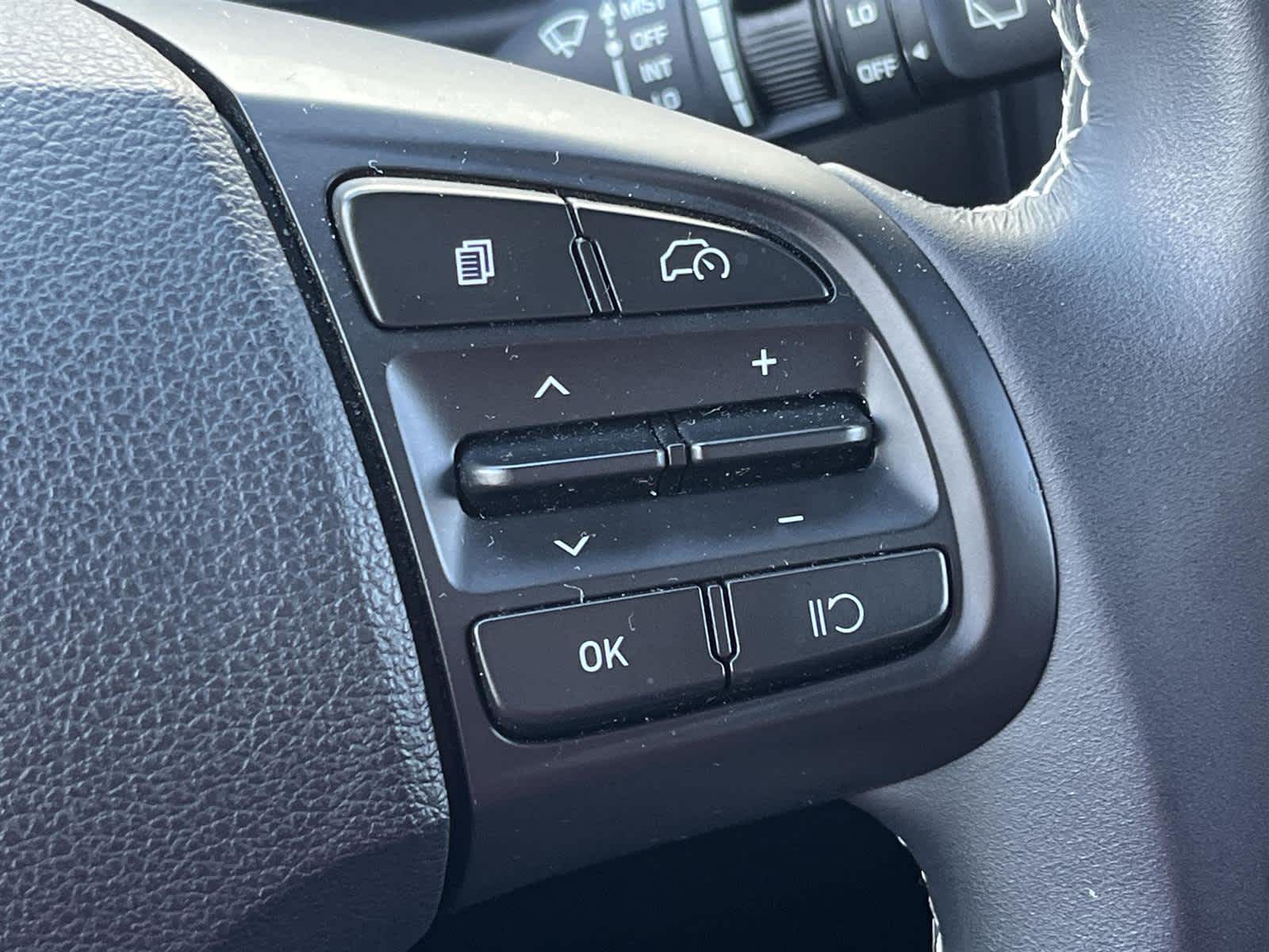 Thumbnail: 2023 Hyundai Venue - 27