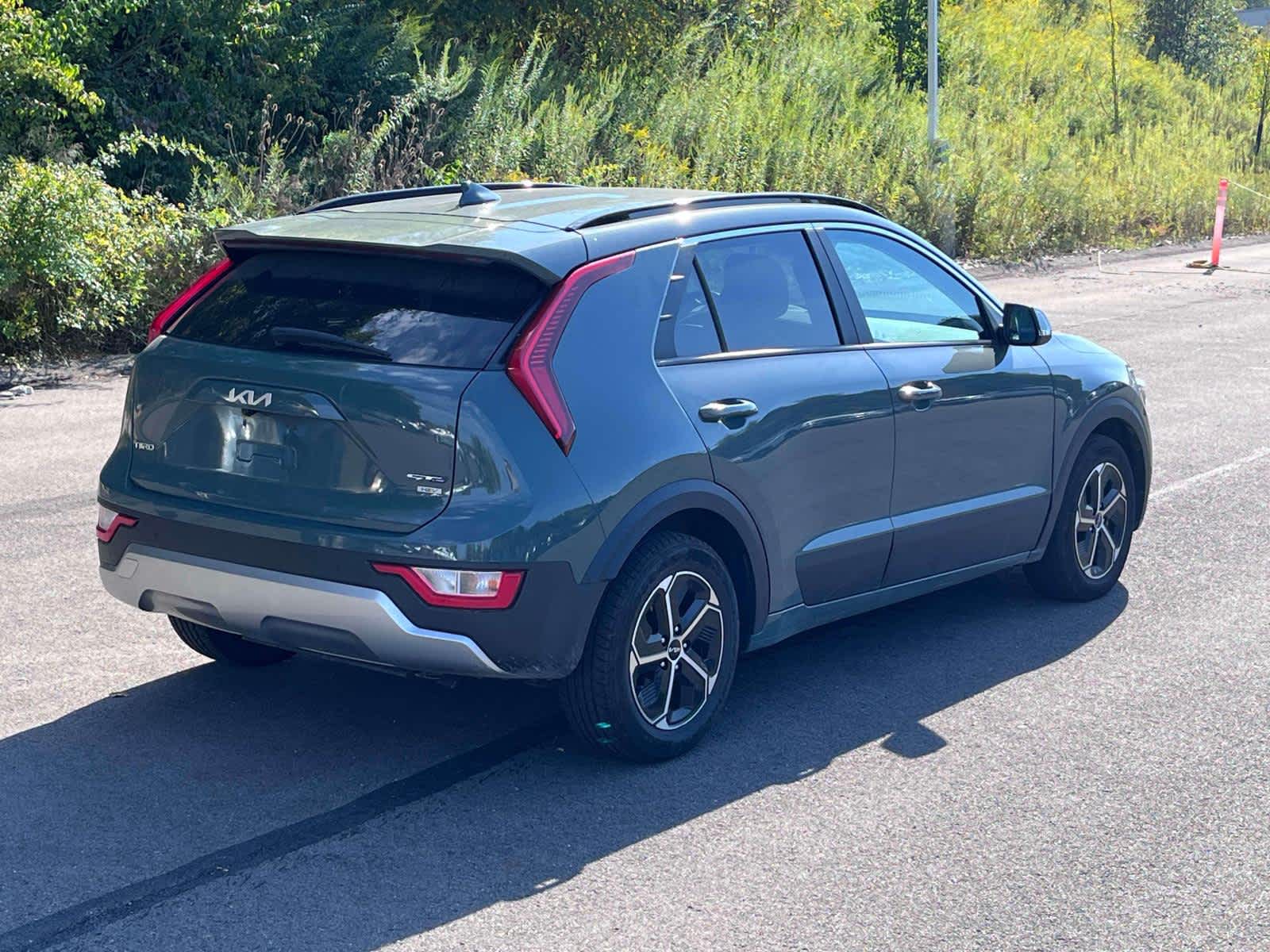 Thumbnail: 2023 Kia Niro - 5