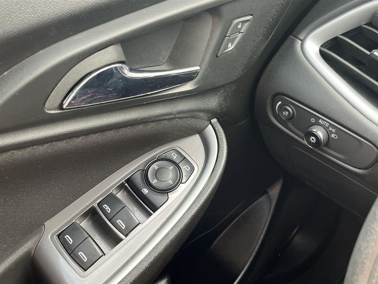 Thumbnail: 2023 Chevrolet Malibu - 26