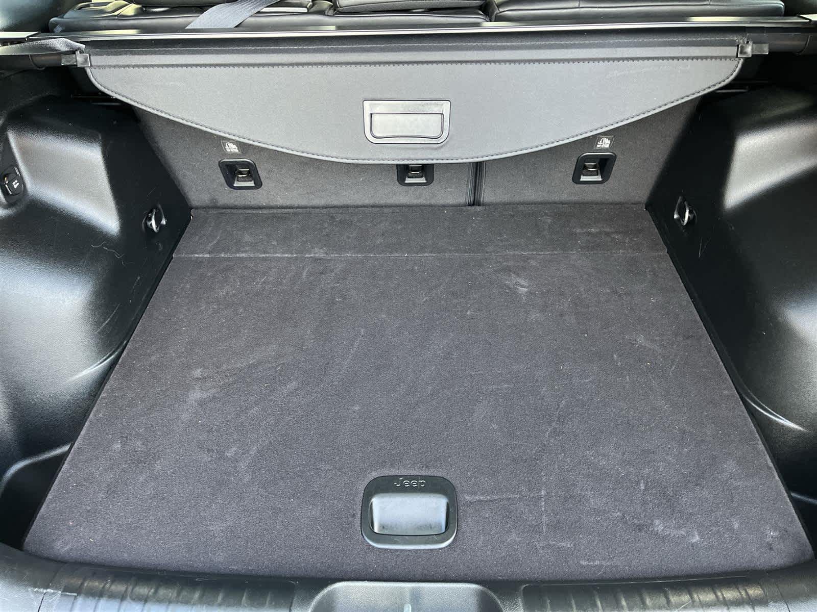 Thumbnail: 2023 Jeep Cherokee - 14