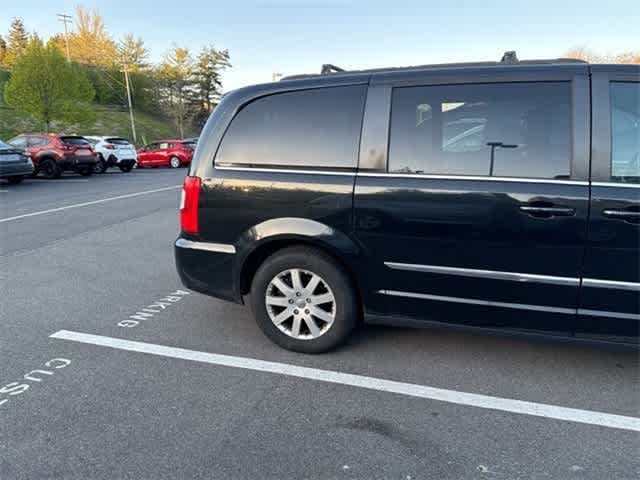 2012 Chrysler Town & Country Touring 10