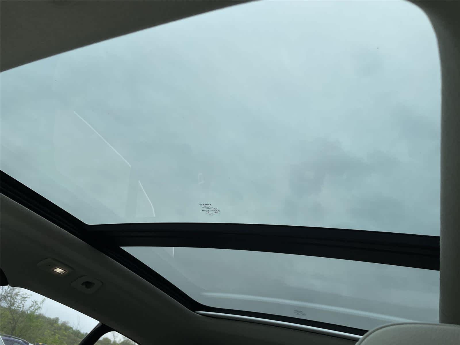 Thumbnail: 2023 Volvo XC40 - 12
