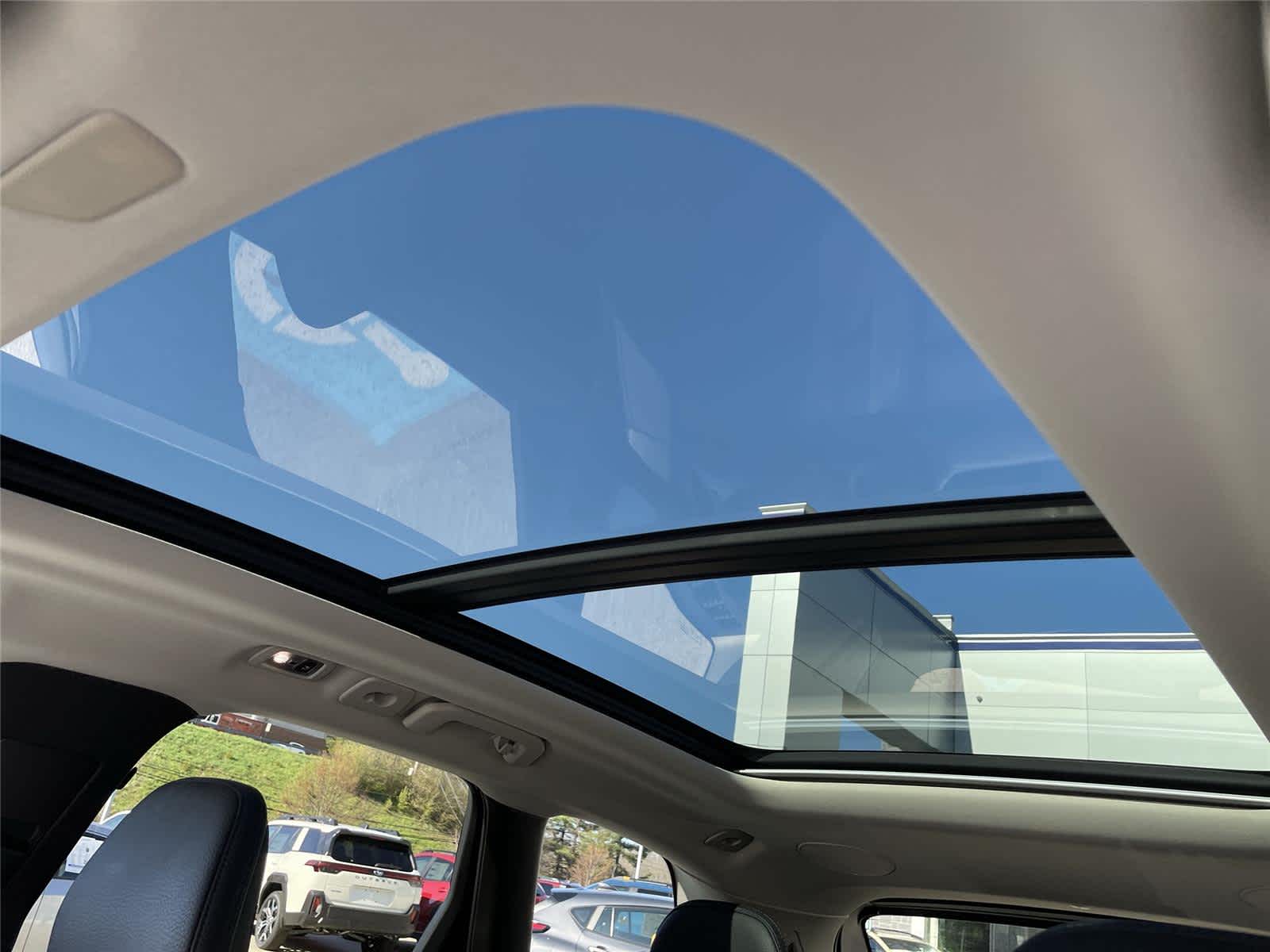 Thumbnail: 2019 Volvo XC60 - 14