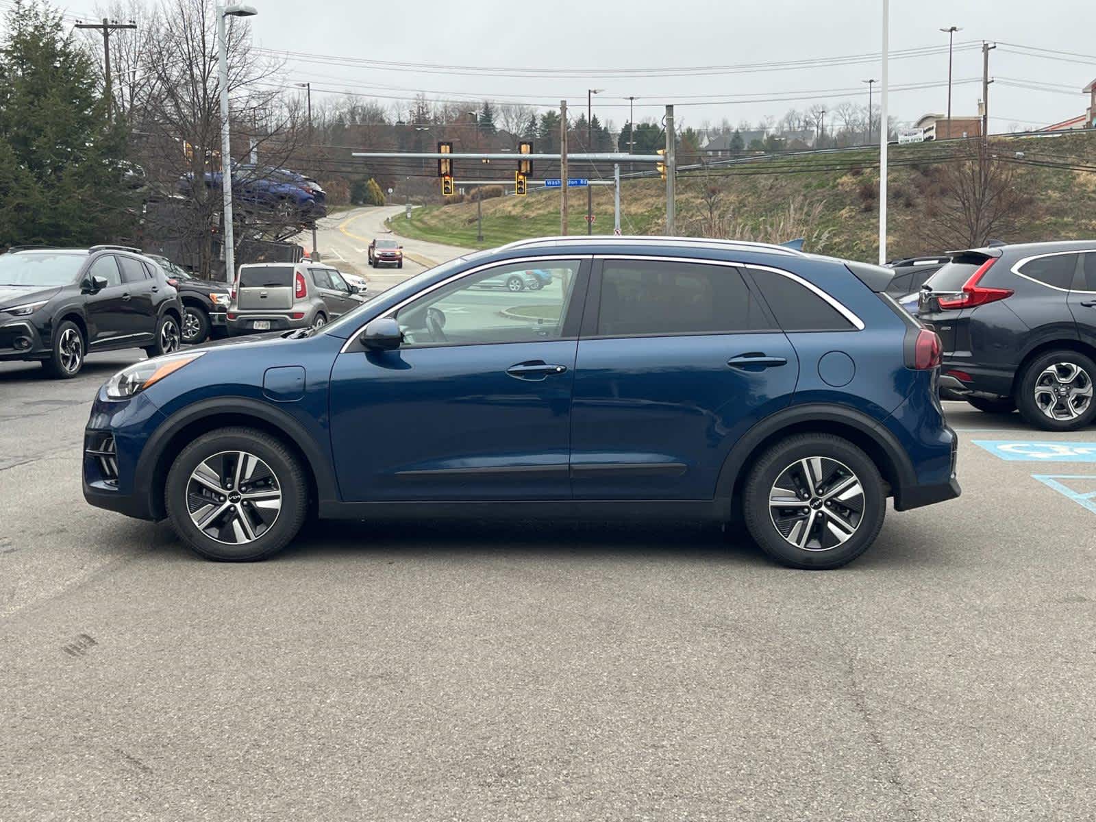 Thumbnail: 2022 Kia Niro - 2