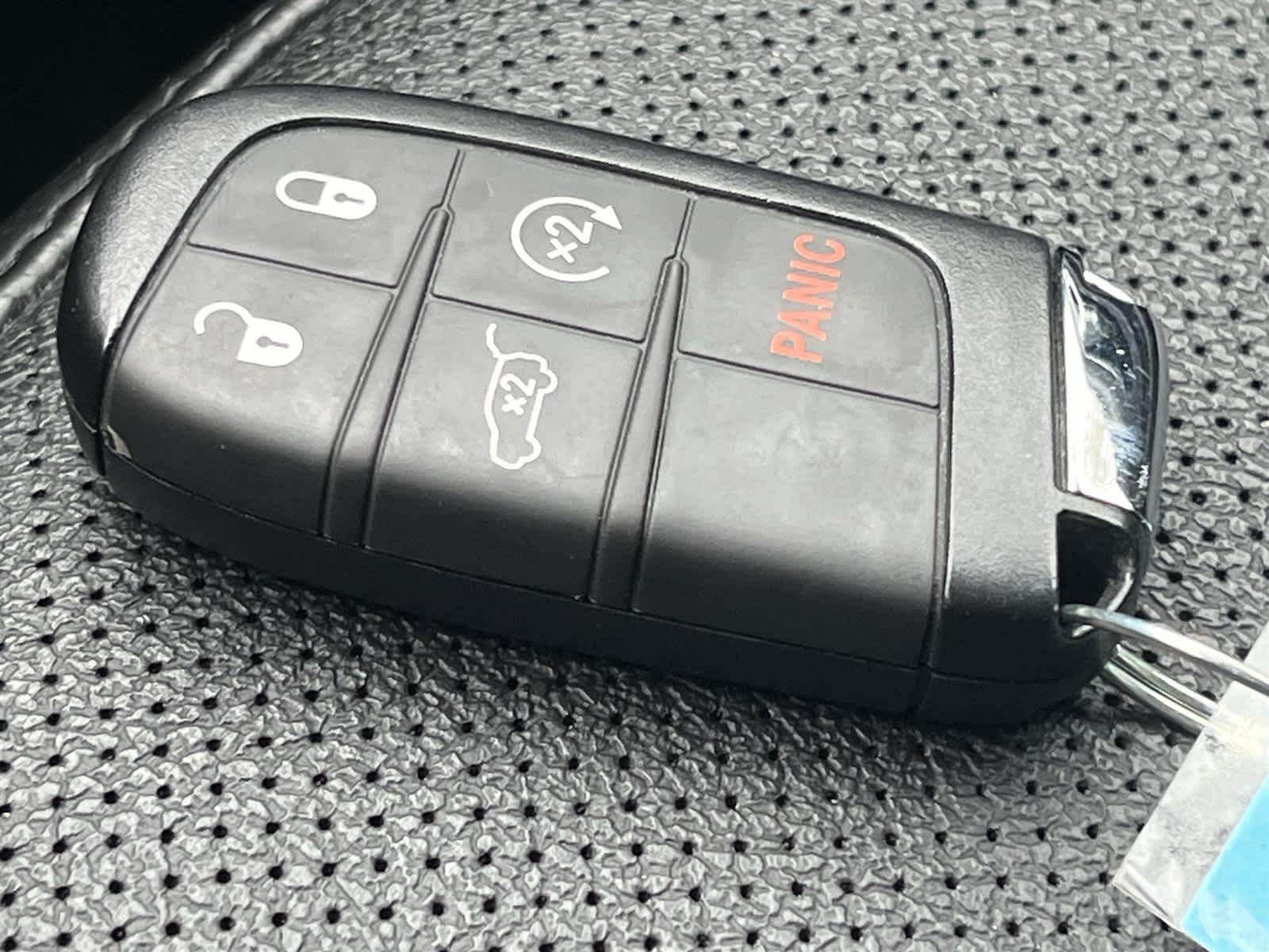 Thumbnail: 2023 Jeep Compass - 32