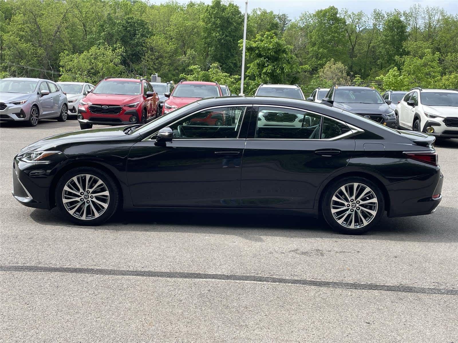 Thumbnail: 2020 Lexus ES - 2