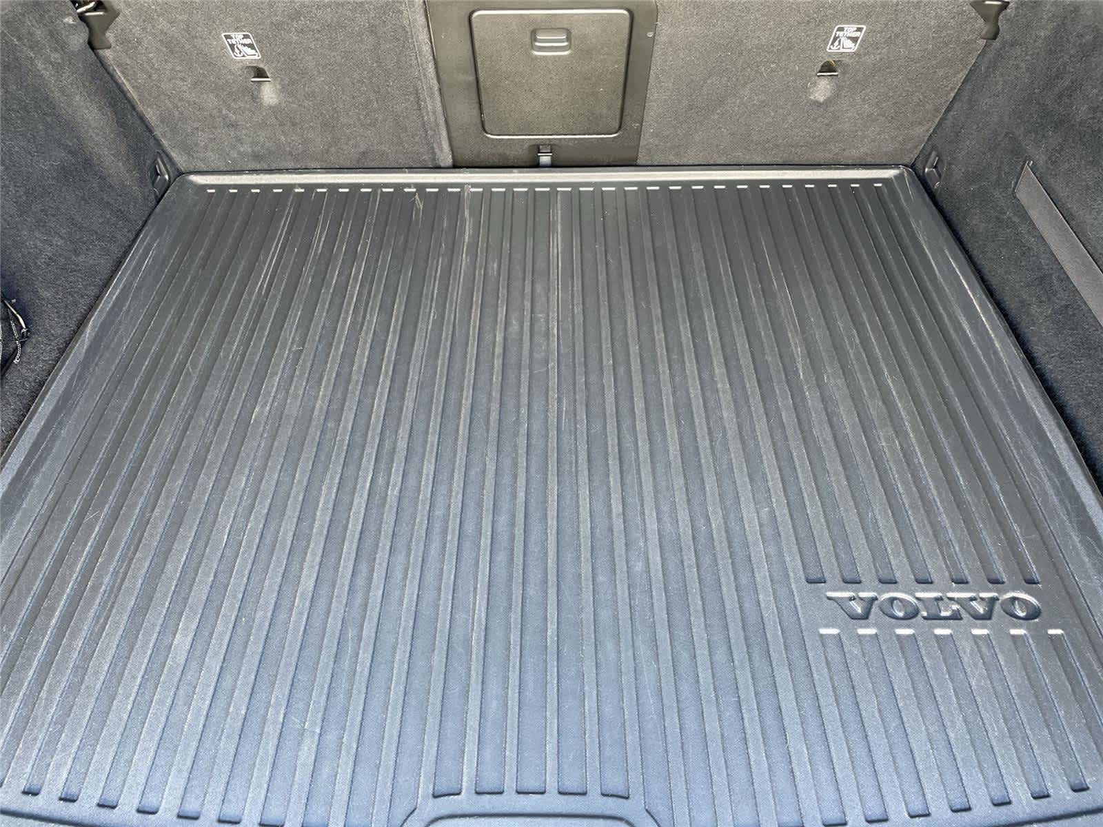 Thumbnail: 2019 Volvo XC60 - 16