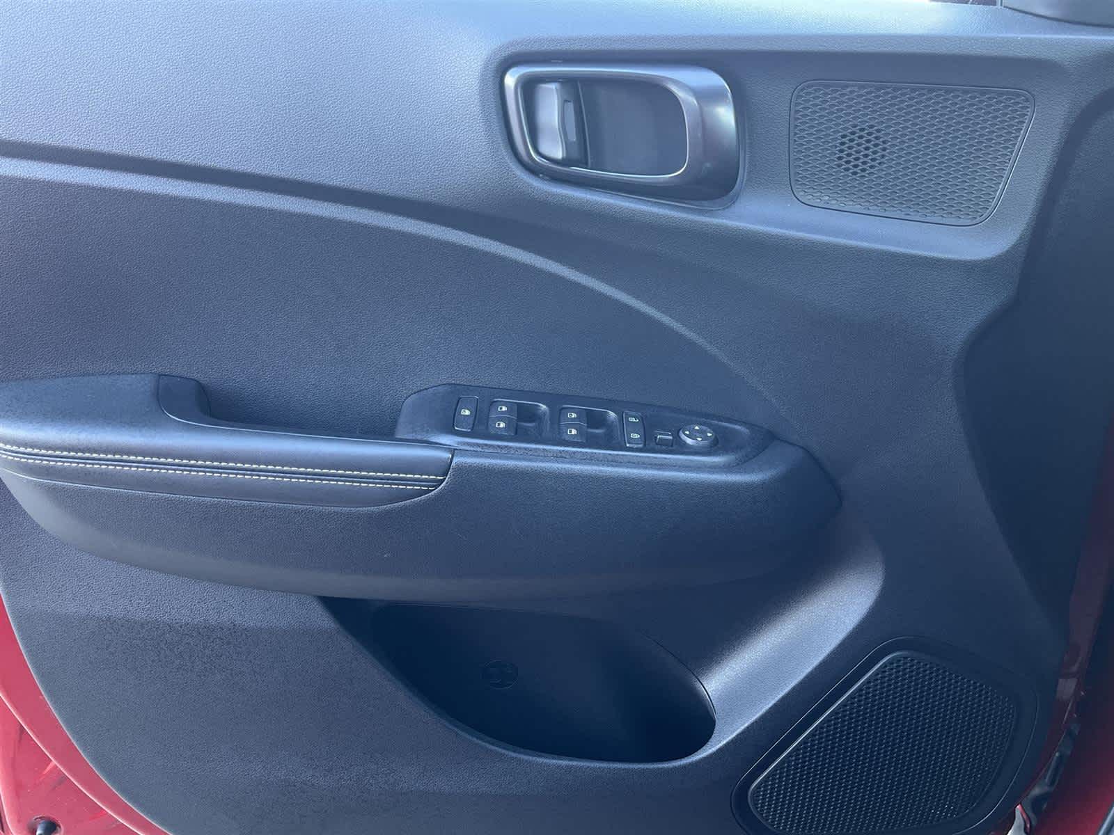 Thumbnail: 2023 Hyundai Venue - 24