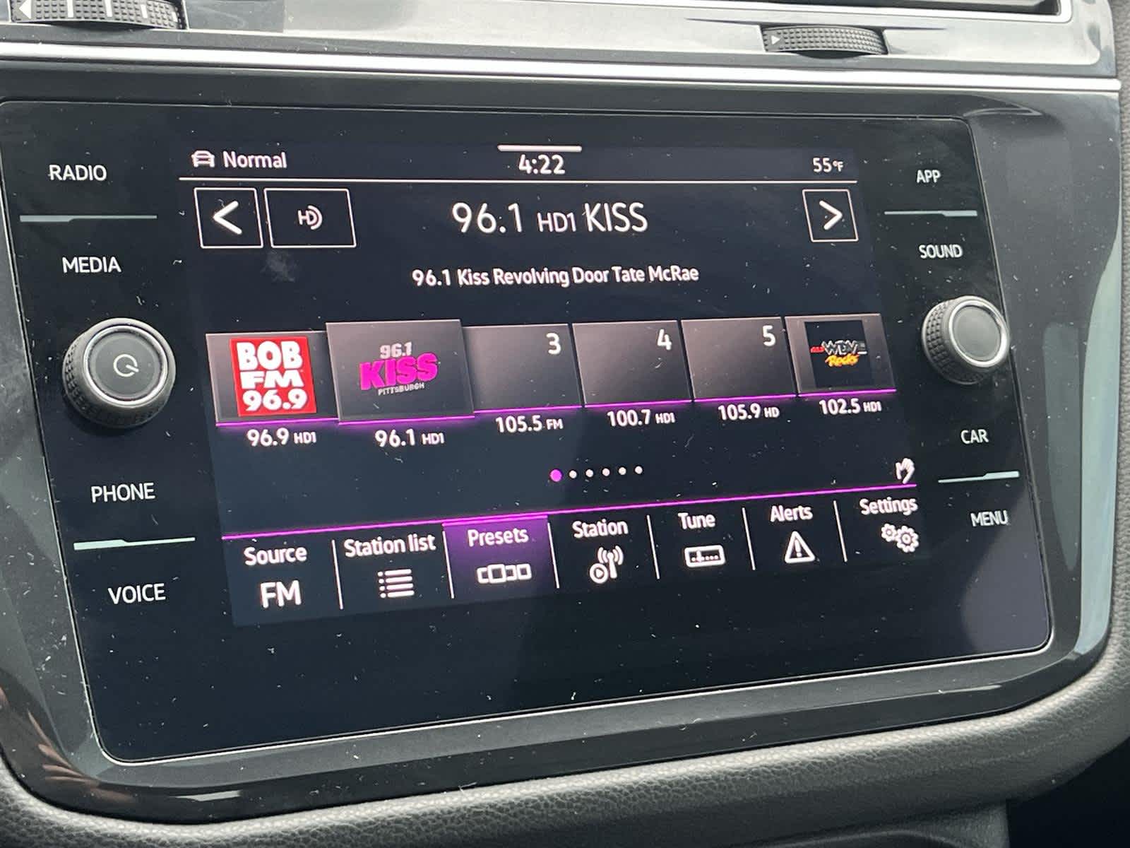 Thumbnail: 2022 Volkswagen Tiguan - 19