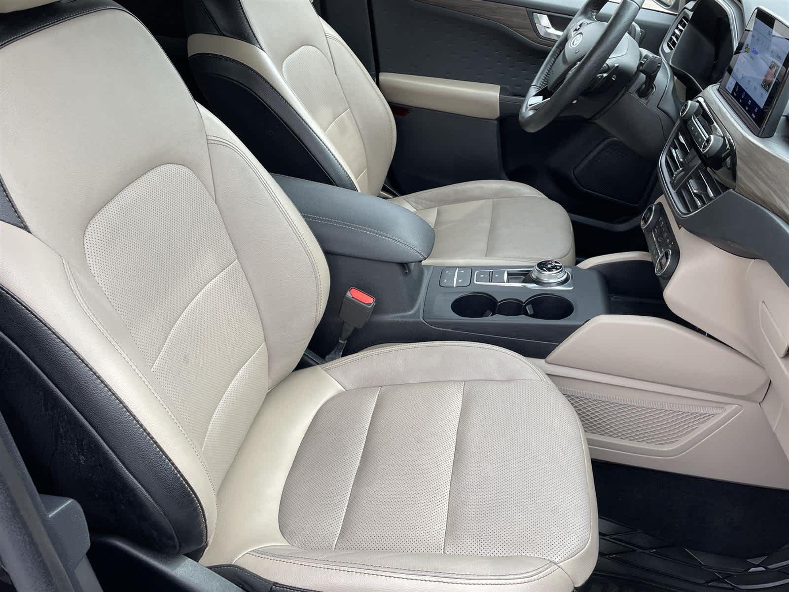 2020 Ford Escape Titanium 17