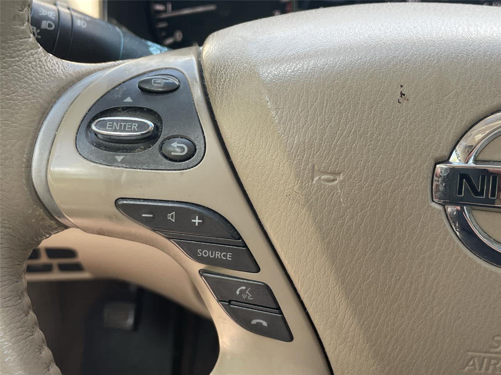 Thumbnail: 2015 Nissan Pathfinder - 17