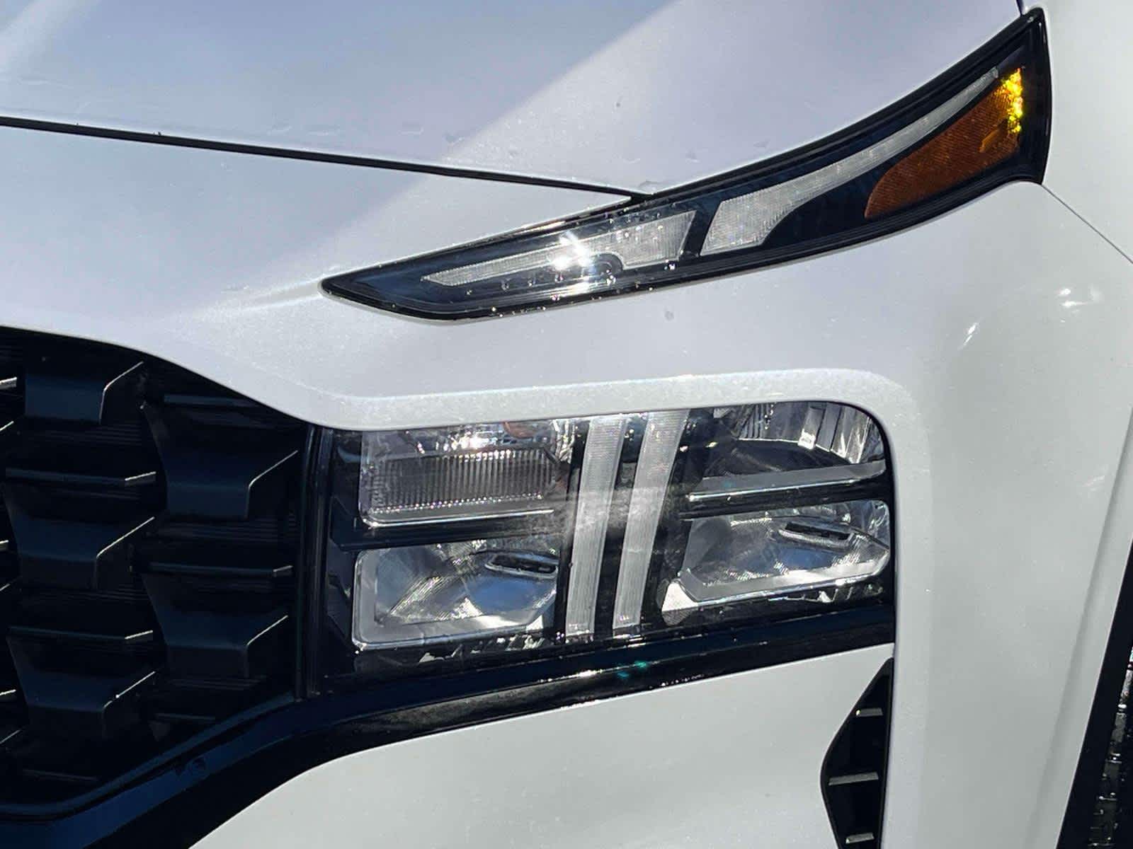 Thumbnail: 2023 Hyundai Santa Fe - 9