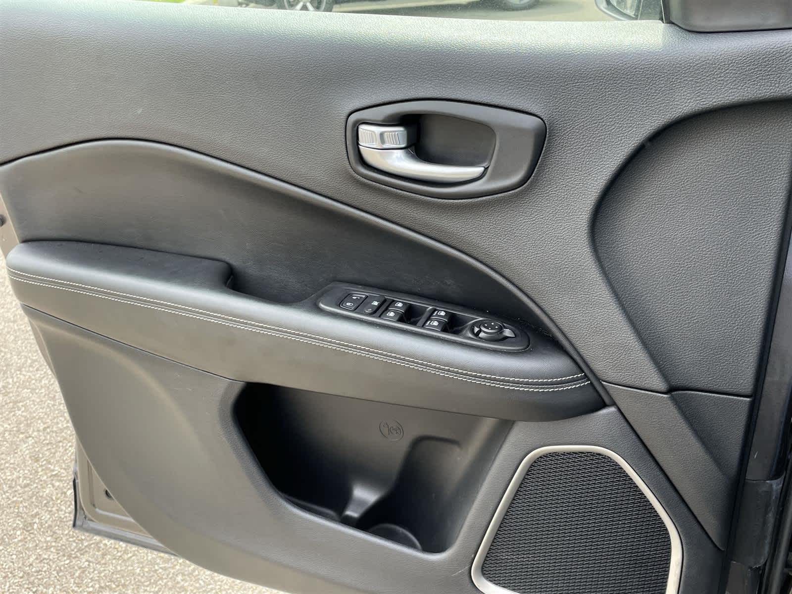 Thumbnail: 2021 Jeep Compass - 25