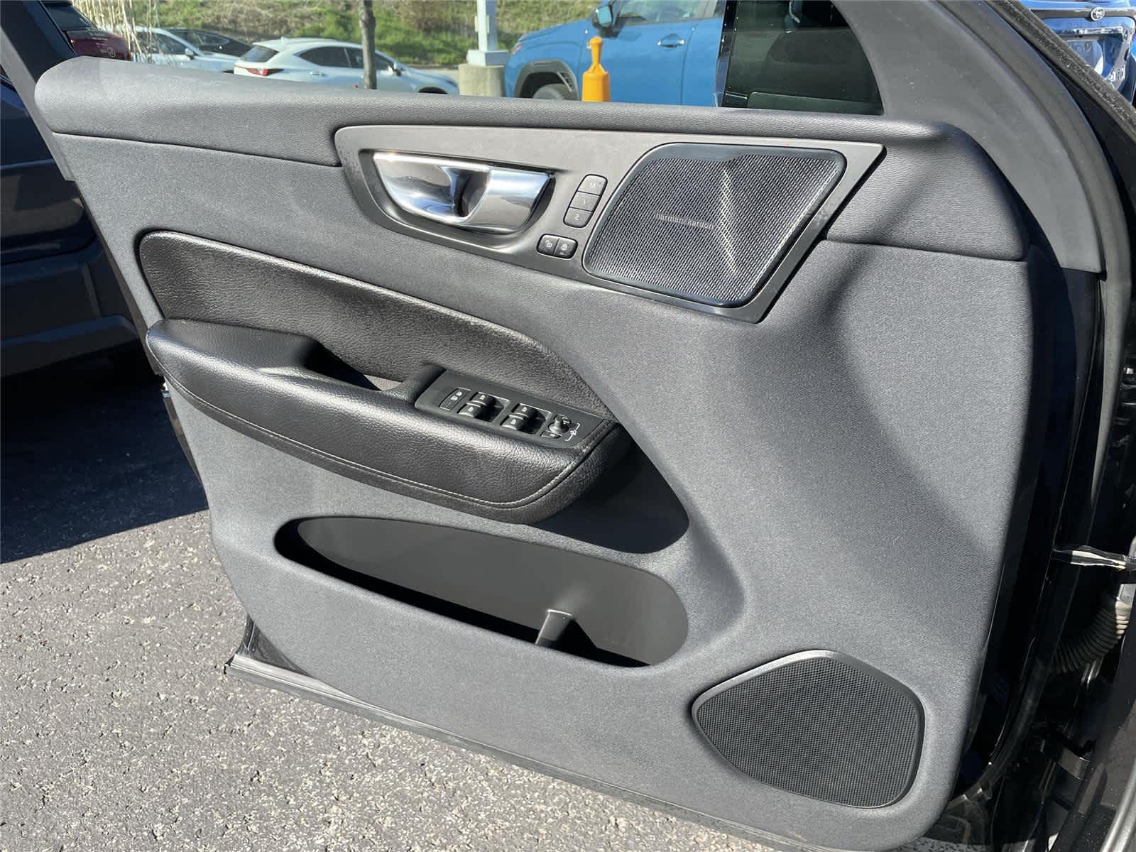 Thumbnail: 2019 Volvo XC60 - 27