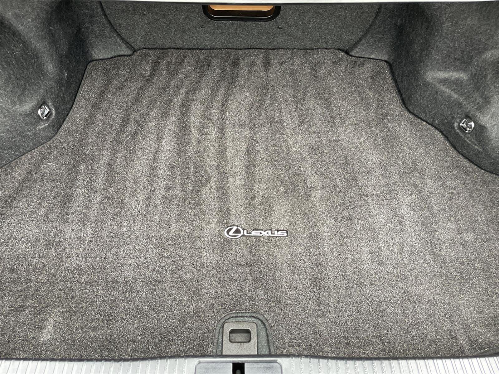 Thumbnail: 2017 Lexus ES - 16