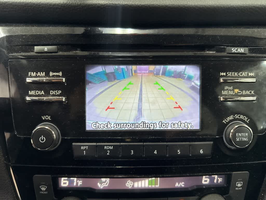 Thumbnail: 2017 Nissan Rogue - 13