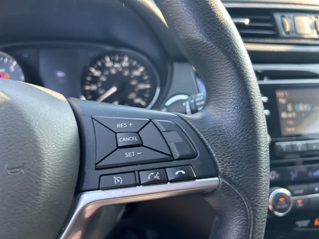 Thumbnail: 2018 Nissan Rogue Sport - 20