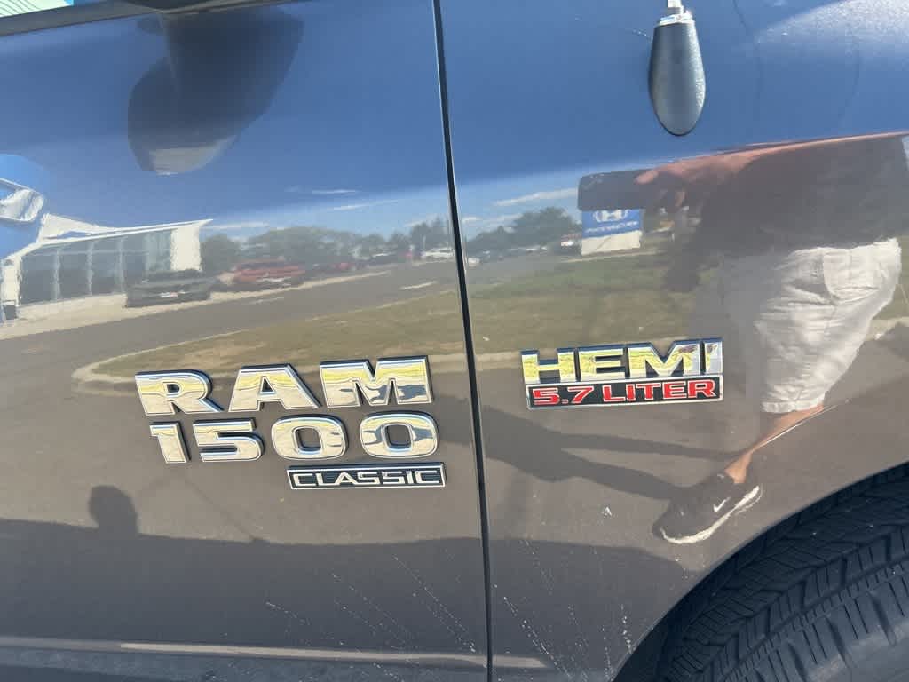 Thumbnail: 2019 RAM 1500 Classic - 13