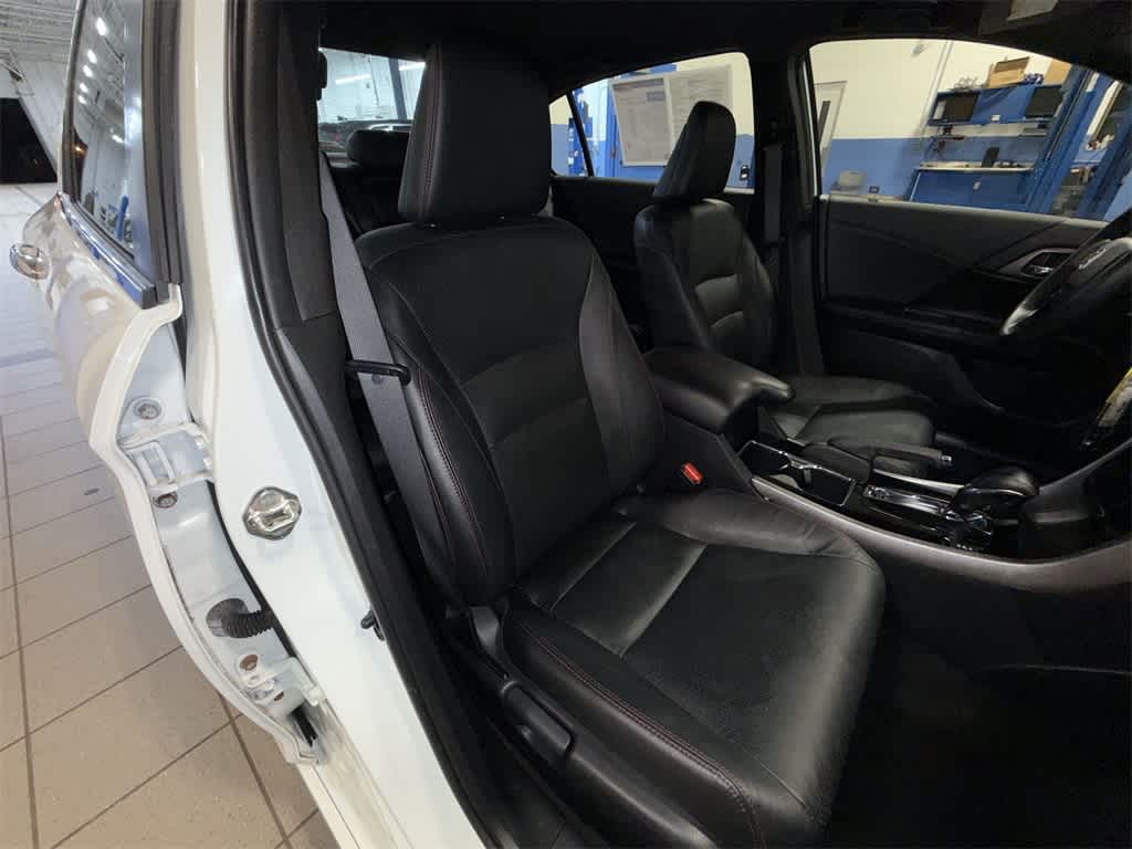 Thumbnail: 2017 Honda Accord - 15