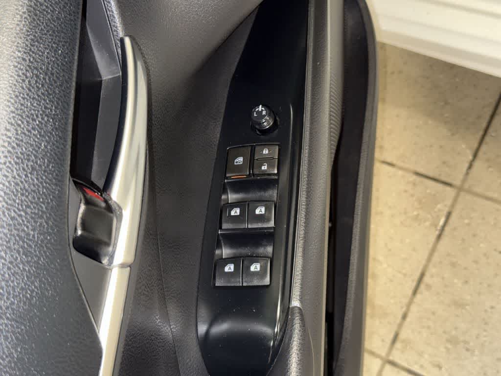 Thumbnail: 2018 Toyota Camry - 22