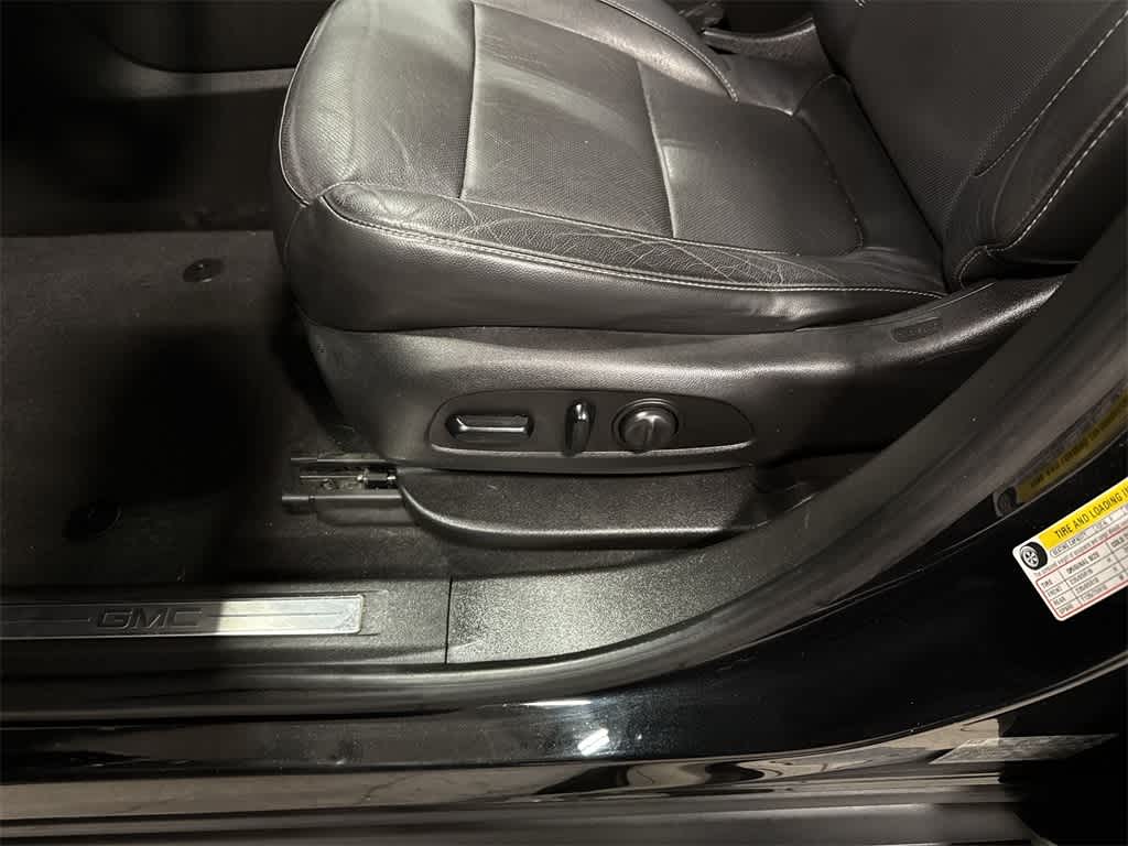 Thumbnail: 2017 GMC Acadia - 25