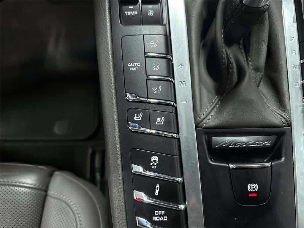 Thumbnail: 2019 Porsche Macan - 34