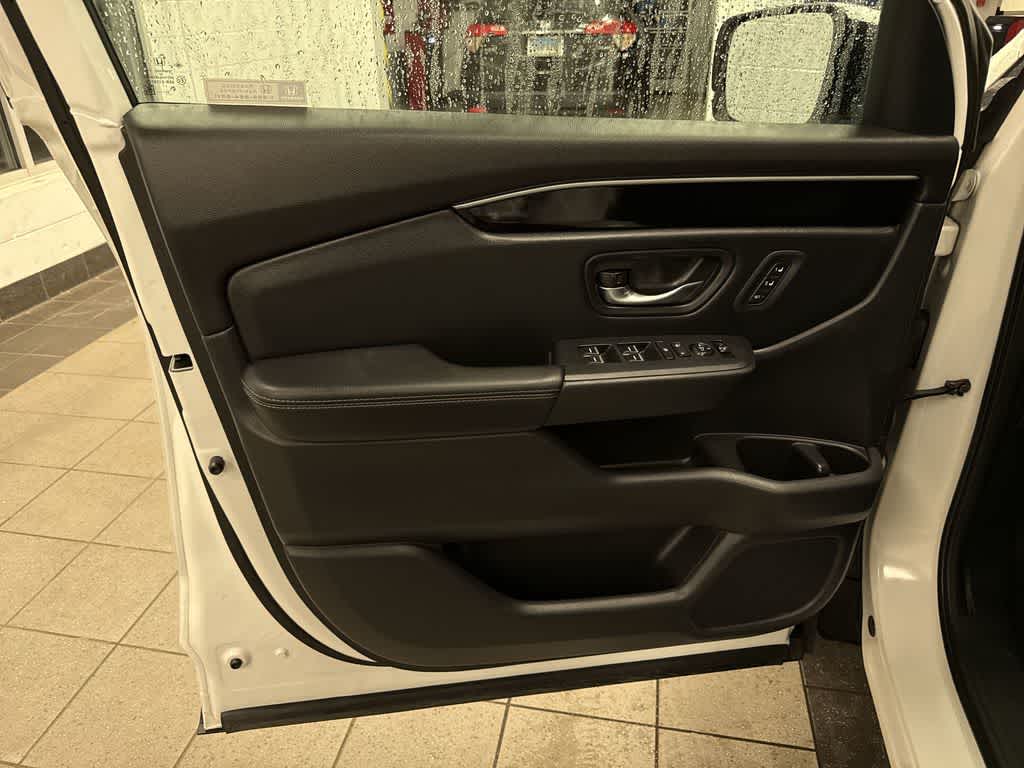 Thumbnail: 2023 Honda Pilot - 31