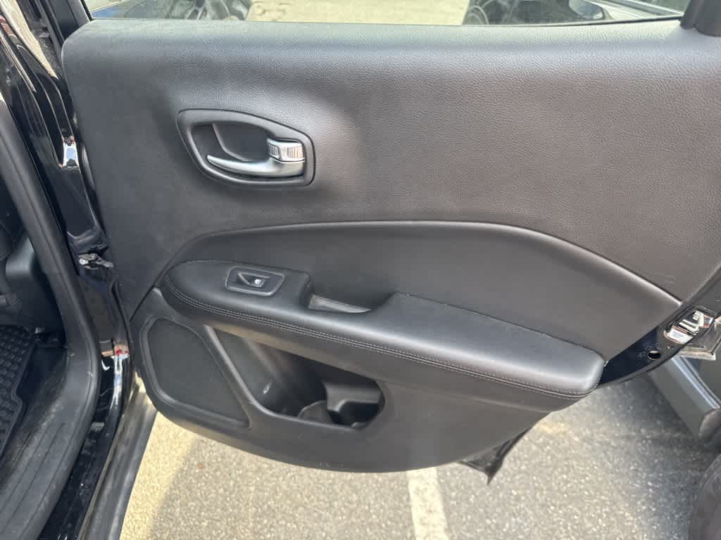 Thumbnail: 2019 Jeep Compass - 19