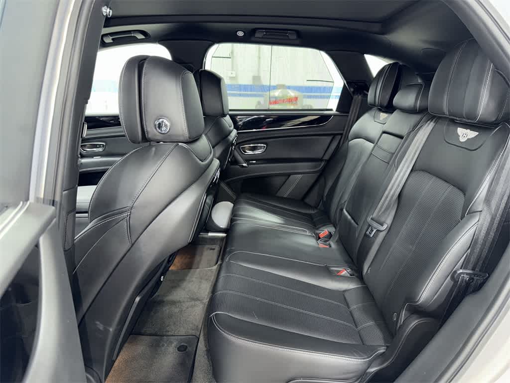 Thumbnail: 2018 Bentley Bentayga - 17