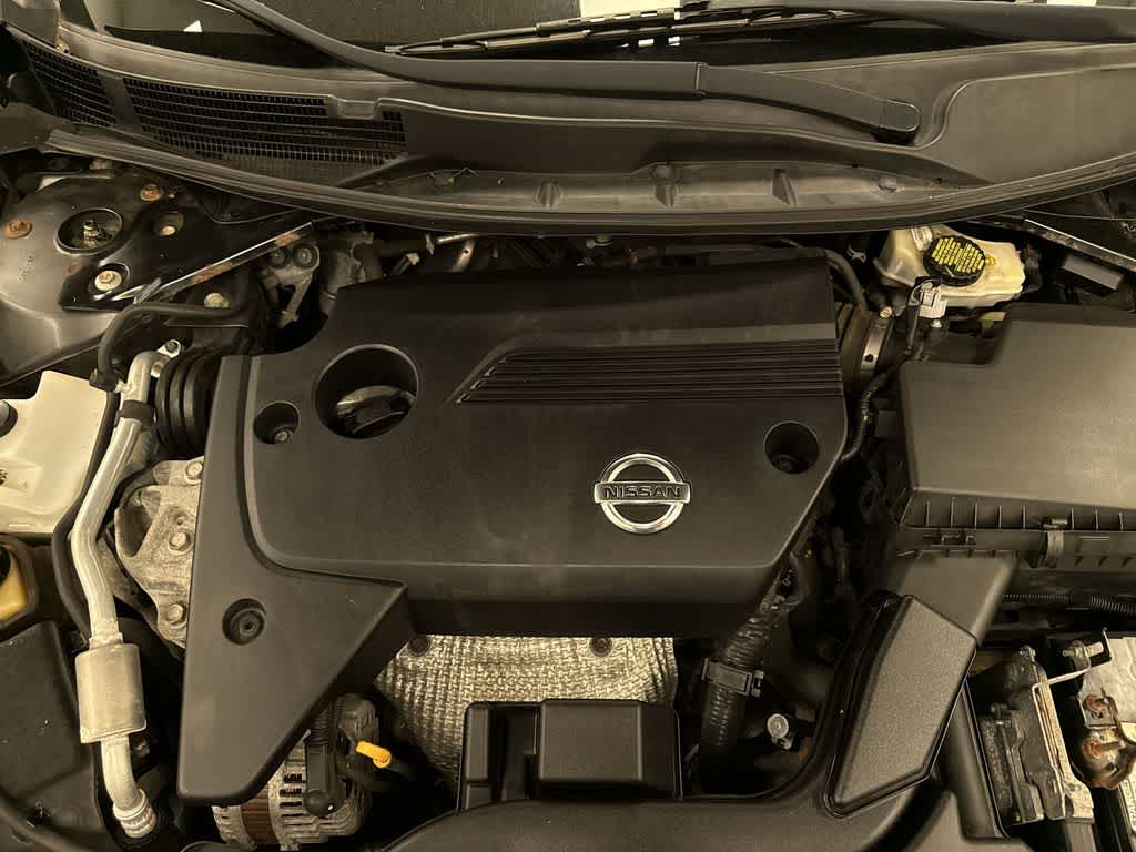 Thumbnail: 2015 Nissan Altima - 12