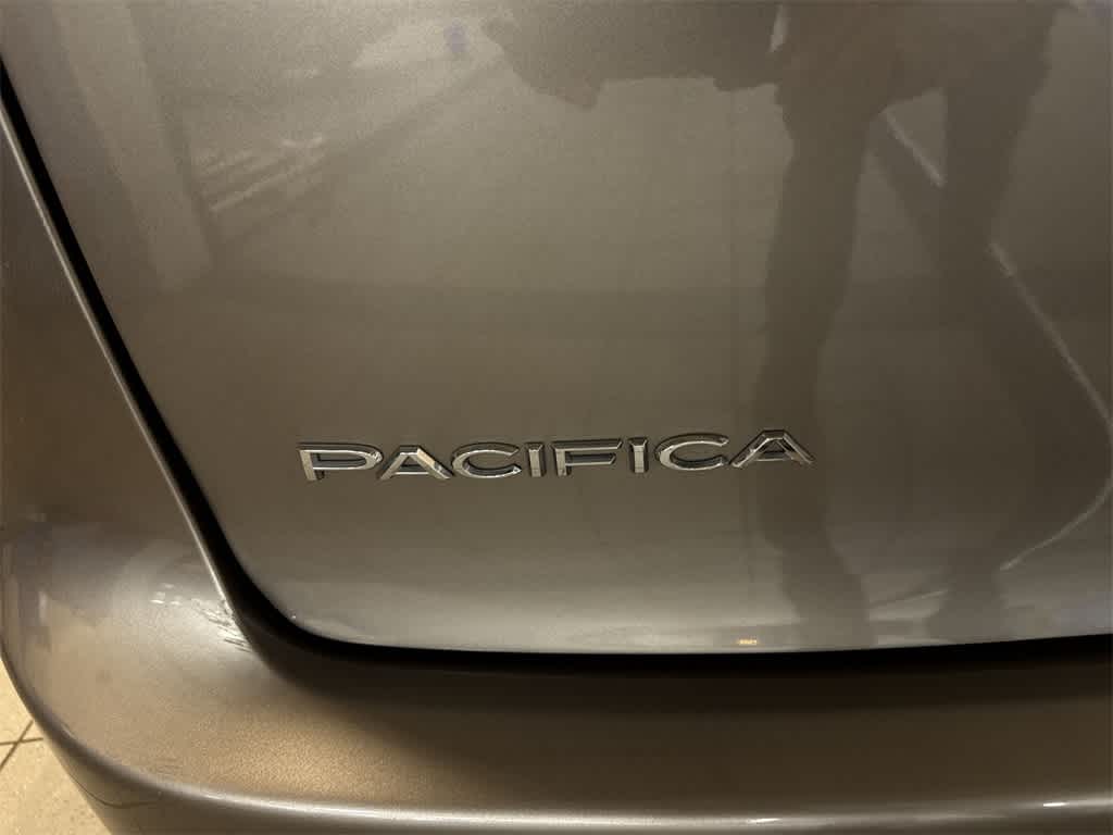 Thumbnail: 2018 Chrysler Pacifica - 27
