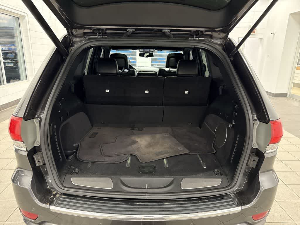 Thumbnail: 2016 Jeep Grand Cherokee - 11