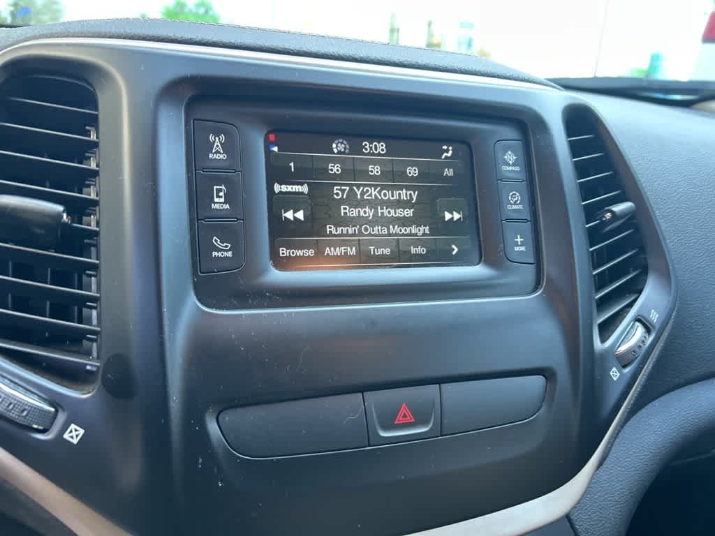 Thumbnail: 2016 Jeep Cherokee - 20